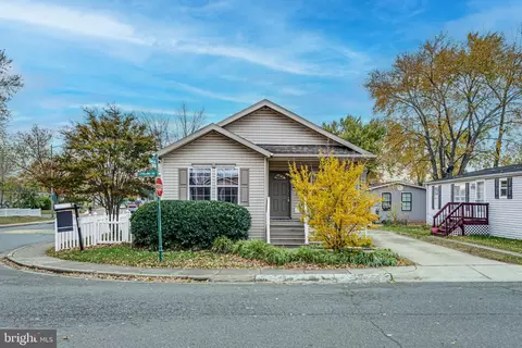 14640 Lufthansa Cir, Chantilly, VA 20151