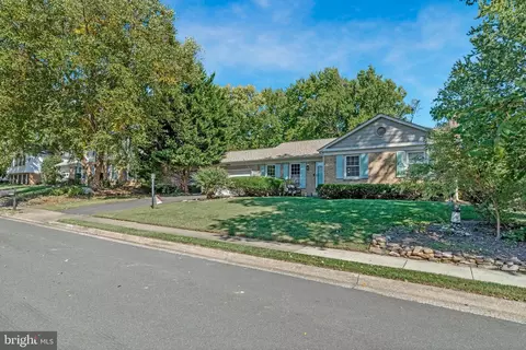 10808 Stanhope Pl, Fairfax, VA 22032