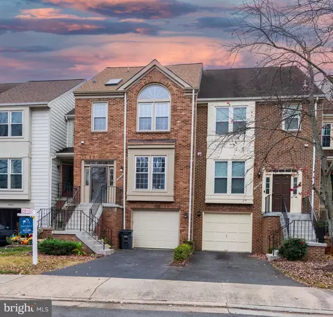 14079 Red River Dr, Centreville, VA 20121