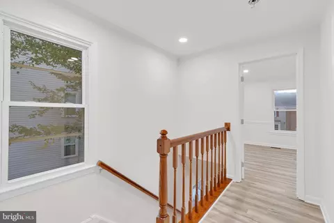 Entry Way - 8108 Squirrel Run Rd, Springfield, VA 22152 photo 4 of 5