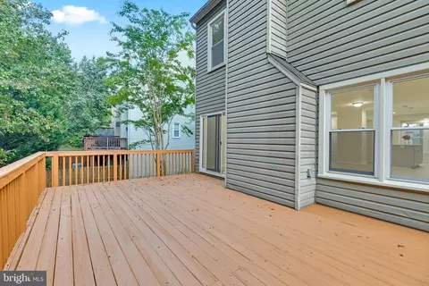 Exterior - 8108 Squirrel Run Rd, Springfield, VA 22152 photo 4 of 6