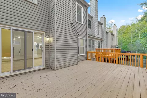 Exterior - 8108 Squirrel Run Rd, Springfield, VA 22152 photo 5 of 6