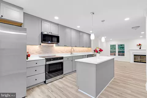 Kitchen - 8108 Squirrel Run Rd, Springfield, VA 22152 photo 2 of 4