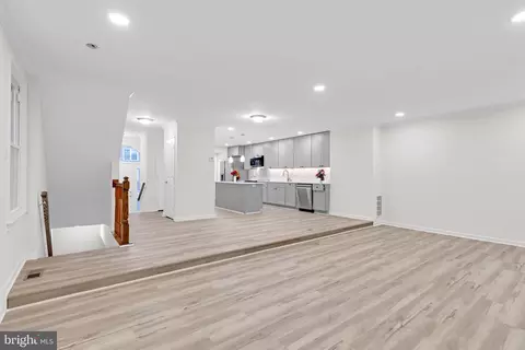 Living - 8108 Squirrel Run Rd, Springfield, VA 22152 photo 3 of 4