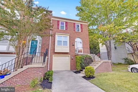 Exterior - 8108 Squirrel Run Rd, Springfield, VA 22152 photo 2 of 6