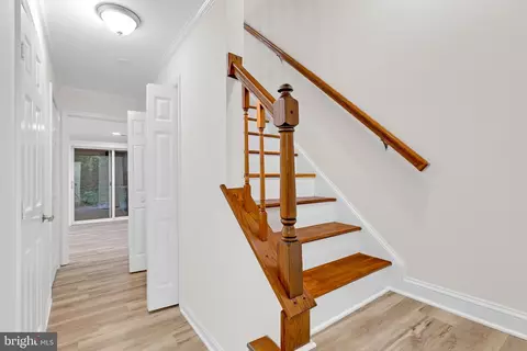 Entry Way - 8108 Squirrel Run Rd, Springfield, VA 22152 photo 5 of 5
