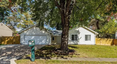 10412 Pearl St, Fairfax, VA 22032