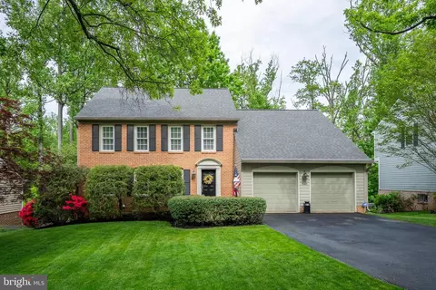 9104 Parliament Dr, Burke, VA 22015