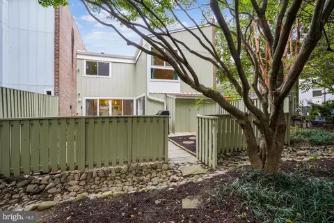 11488 Links Dr, Reston, VA 20190 photo 18