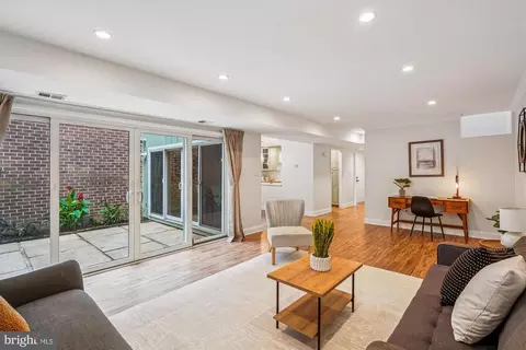11488 Links Dr, Reston, VA 20190 photo 10