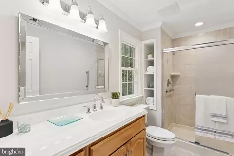 Bath - 9211 Beachway Ln, Springfield, VA 22153 photo 3 of 5