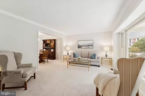 Living - 9211 Beachway Ln, Springfield, VA 22153 photo 2 of 6