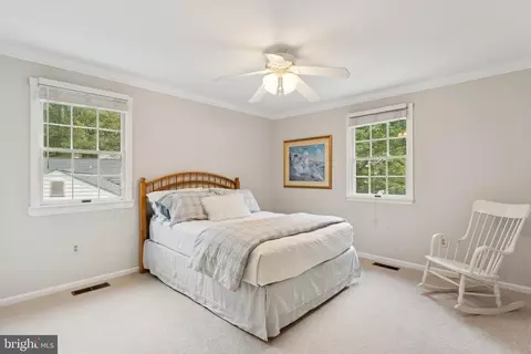 Bedroom - 9211 Beachway Ln, Springfield, VA 22153 photo 8 of 9