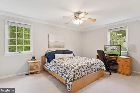 Bedroom - 9211 Beachway Ln, Springfield, VA 22153 photo 6 of 9