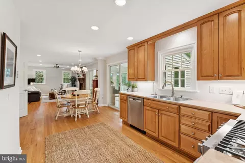 Kitchen - 9211 Beachway Ln, Springfield, VA 22153 photo 2 of 3