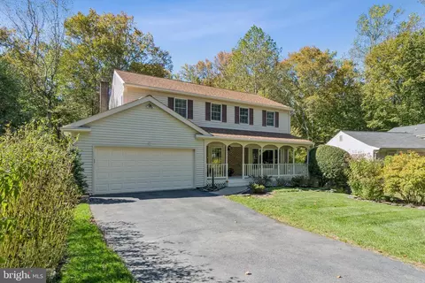 Exterior - 9211 Beachway Ln, Springfield, VA 22153 photo 15 of 17