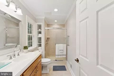 Bath - 9211 Beachway Ln, Springfield, VA 22153 photo 2 of 5