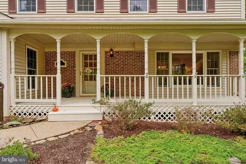 Exterior - 9211 Beachway Ln, Springfield, VA 22153 photo 2 of 17