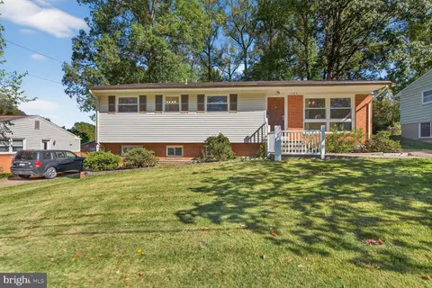 1405 Ross Dr SW, Vienna, VA 22180