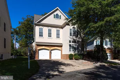 3814 Highland Oaks Dr, Fairfax, VA 22033