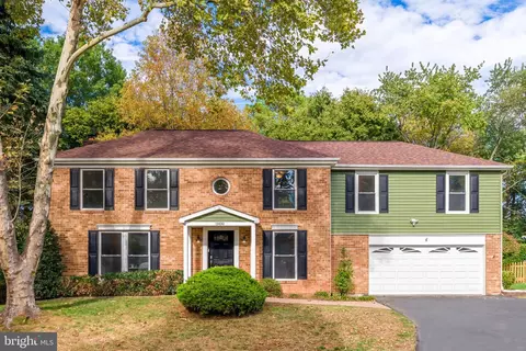 13430 Hidden Meadow Ct, Herndon, VA 20171