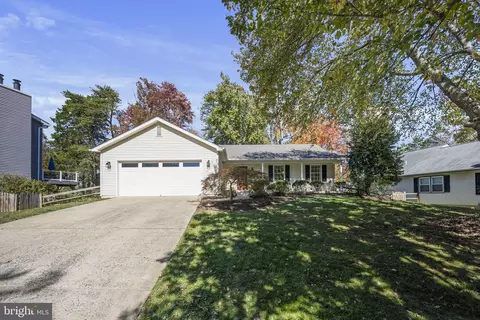 488 Montalto Dr, Herndon, VA 20170