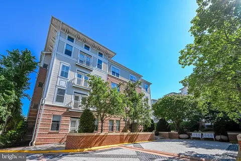 9480 Virginia Center Blvd #422, Vienna, VA 22181