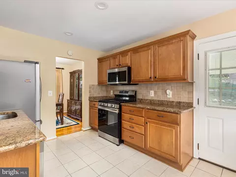 6434 Rives Ct, Springfield, VA 22150 photo 8