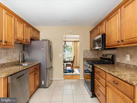 6434 Rives Ct, Springfield, VA 22150 photo 9