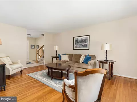 6434 Rives Ct, Springfield, VA 22150 photo 3