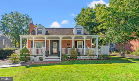 2605 Phillips Dr, Alexandria, VA 22306