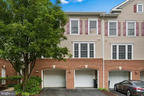 7135 Huntley Creek Pl #55, Alexandria, VA 22306