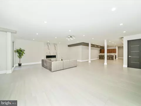 Living - 2209 Hunter Mill Rd, Vienna, VA 22181 photo 17 of 19