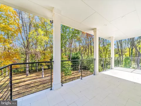 Exterior - 2209 Hunter Mill Rd, Vienna, VA 22181 photo 3 of 20