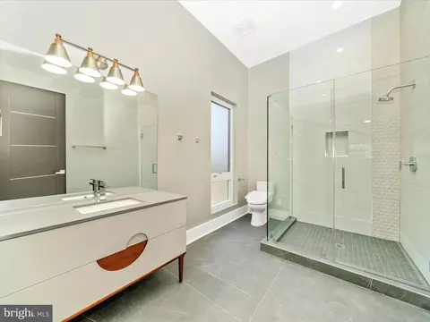 Bath - 2209 Hunter Mill Rd, Vienna, VA 22181 photo 7 of 10