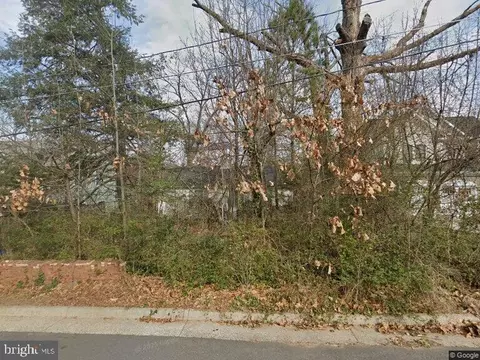 2125 Hilltop, Falls Church, VA 22043
