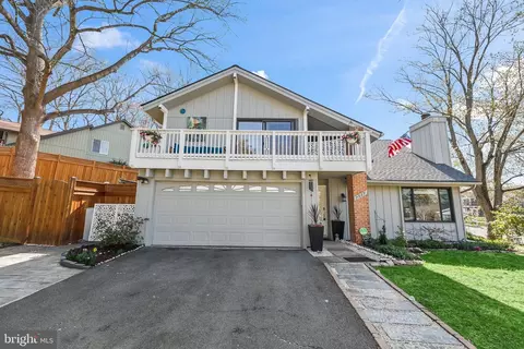7517 Chancellor Way, Springfield, VA 22153