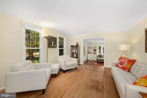 1302 Clayborne House Ct, Mclean, VA 22101 photo 4