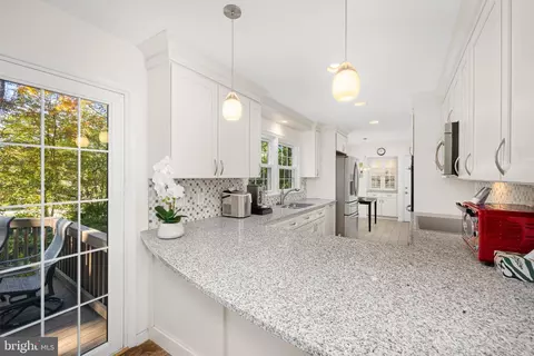 1302 Clayborne House Ct, Mclean, VA 22101 photo 12