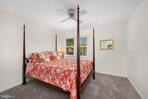 1302 Clayborne House Ct, Mclean, VA 22101 photo 24