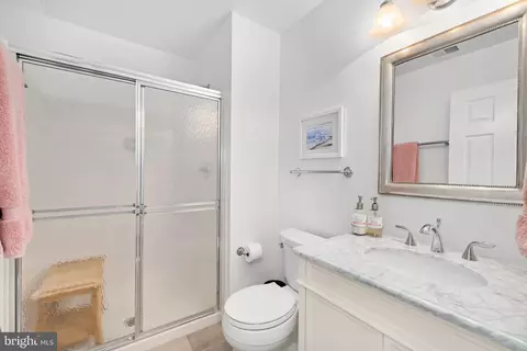 1302 Clayborne House Ct, Mclean, VA 22101 photo 15