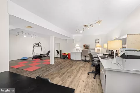 1302 Clayborne House Ct, Mclean, VA 22101 photo 28