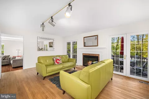 1302 Clayborne House Ct, Mclean, VA 22101 photo 11