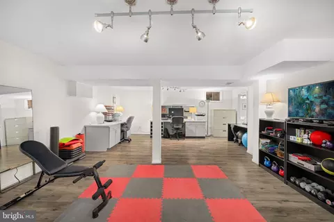 1302 Clayborne House Ct, Mclean, VA 22101 photo 29