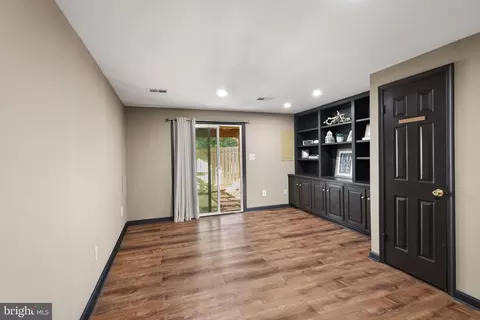 Living - 1700 Quietree Dr, Reston, VA 20194 photo 13 of 15