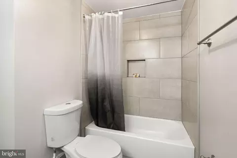 Bath - 1700 Quietree Dr, Reston, VA 20194 photo 4 of 5
