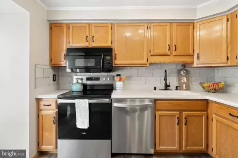 Kitchen - 1700 Quietree Dr, Reston, VA 20194 photo 2 of 4