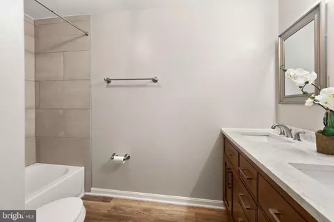 Bath - 1700 Quietree Dr, Reston, VA 20194 photo 2 of 5