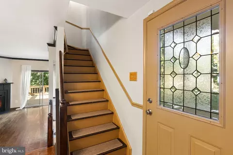 Entry Way - 1700 Quietree Dr, Reston, VA 20194 photo 5 of 10