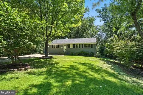 Exterior - 5206 Easton Dr, Springfield, VA 22151 photo 2 of 6